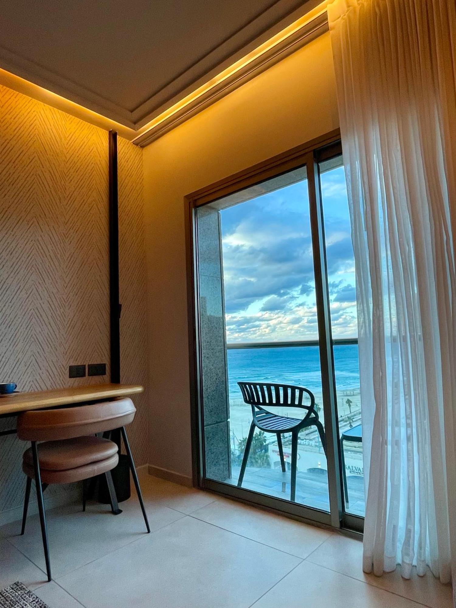 Suite On The Beach Haifa Exterior foto